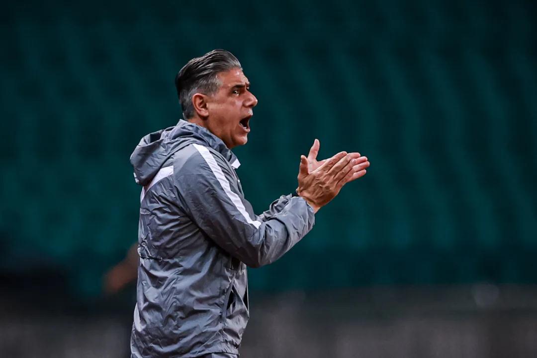 المدرجات الخاوية لماذا غابت الجماهير عن مباريات منتخب مصر رغم وجود صلاح؟